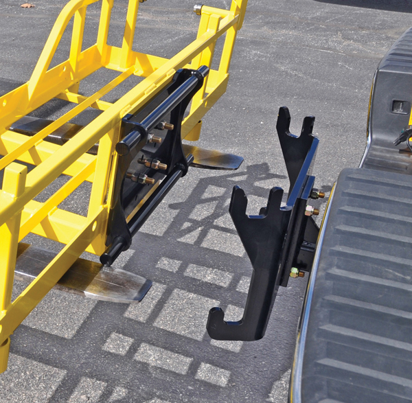  True?Close-up of Quik-Detach and Pintle Mount: